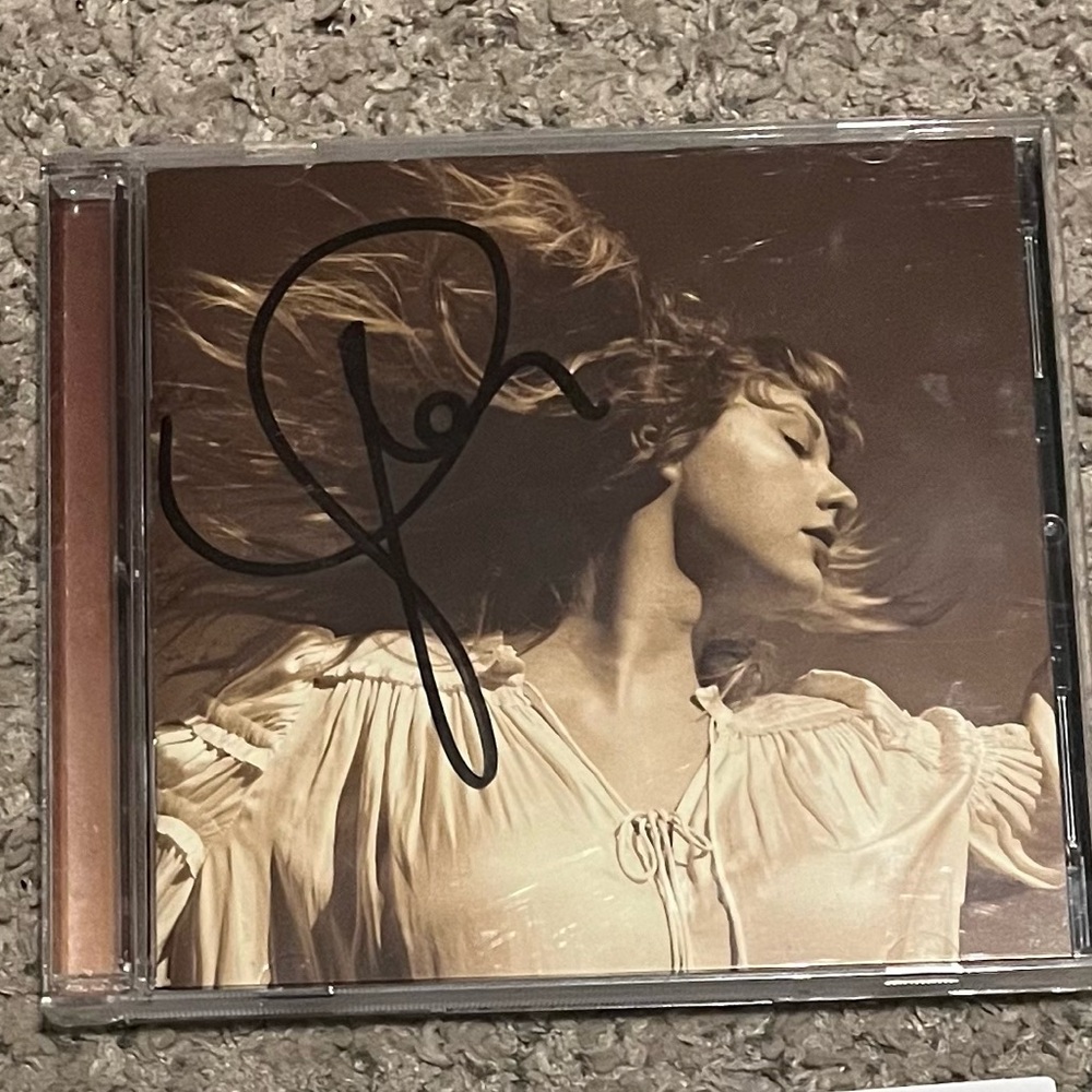 Signed Taylor Swift, Fearless (Taylor’s Version) CD